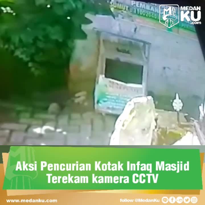 Aksi pencurian Kotak Infaq Disalah Satu Masjid Dijalan Pasar Lama Dusun II Desa Lalang Deliserdang.
.
Dalam rekaman tersebut, terlihat pelaku membalikkan kotak infaq masjid, kejadian yang terjadi pada 18/11/2021 sekitar pukul 14.25 wib ini terekam jelas dikamera pengawas atau CCTV.
.